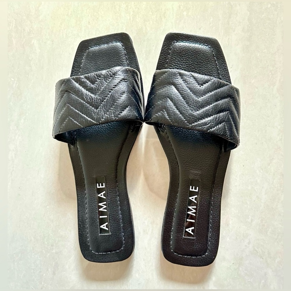 BLACK LEATHER WOMEN’S FLAT SLIDES SANDALS - SIZE VARIOUS